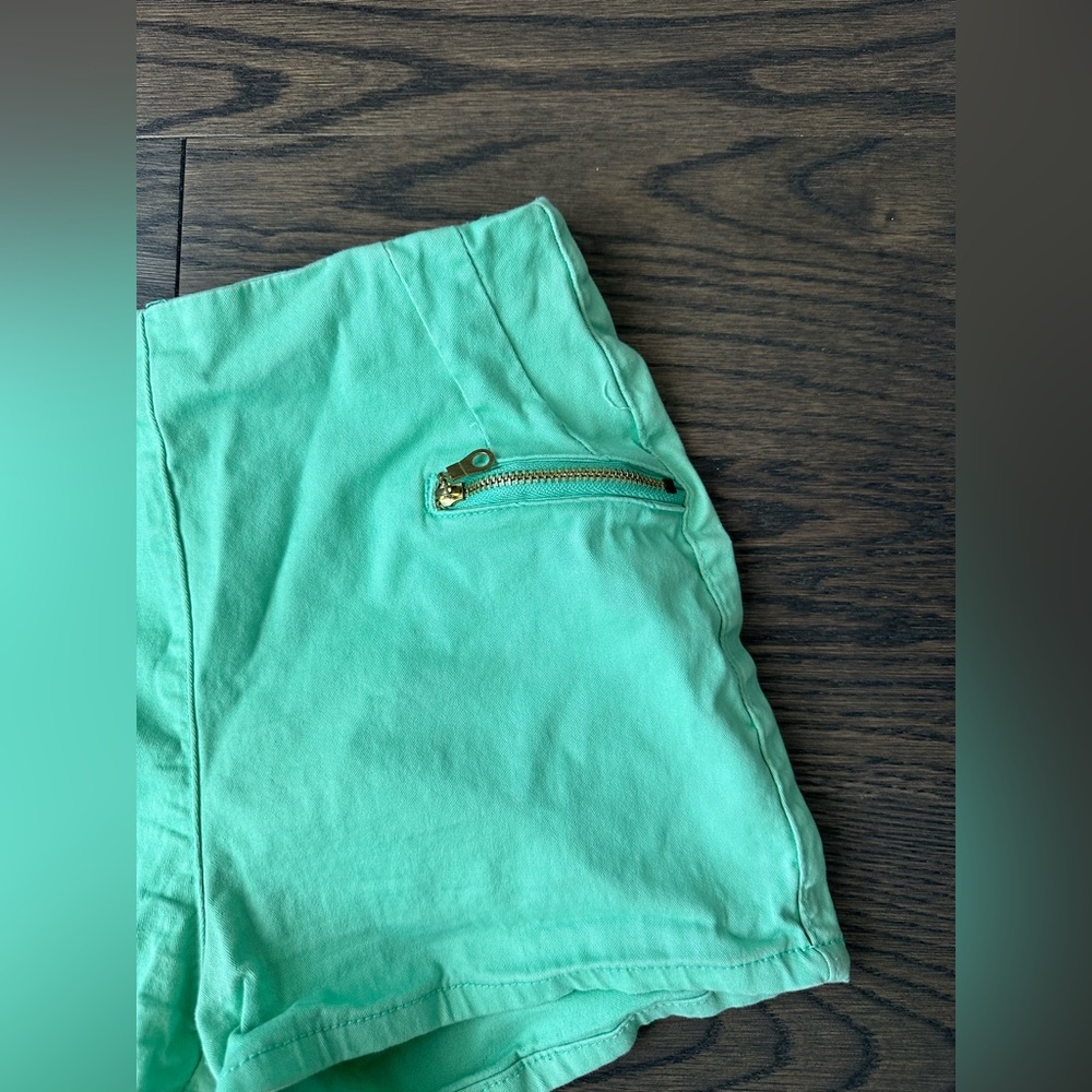 Women’s short-size M - Picture 2 of 5